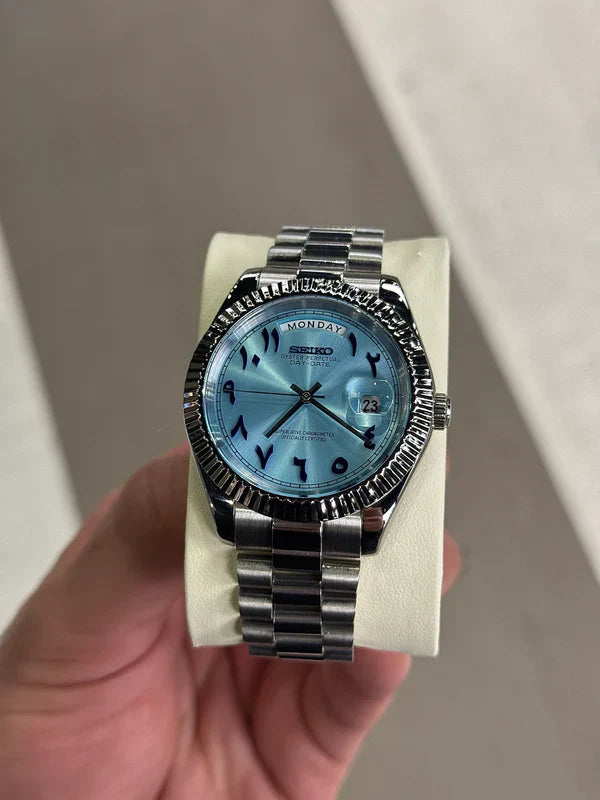 Esfera árabe azul Tiffany, día y fecha